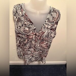 Maurices V-Neck Sleeveless Top size L